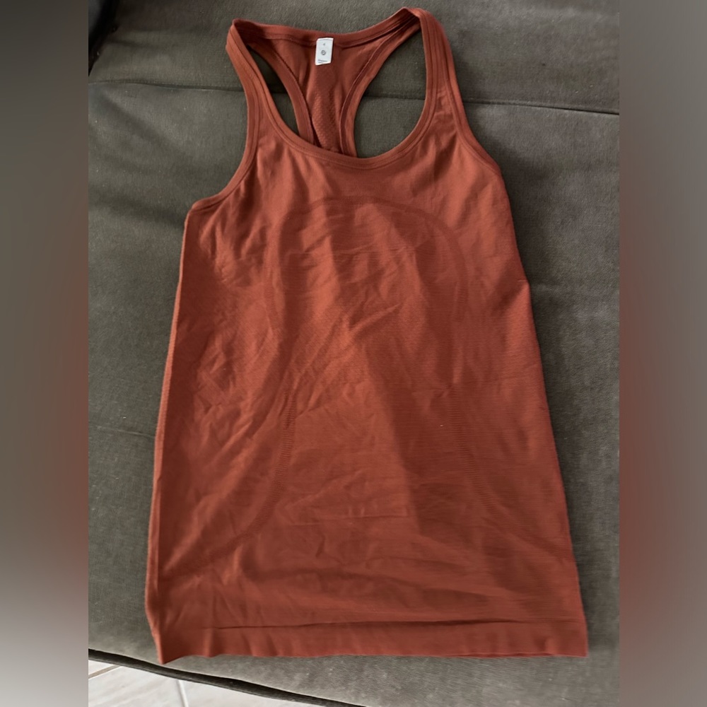 Lululemon tank top
